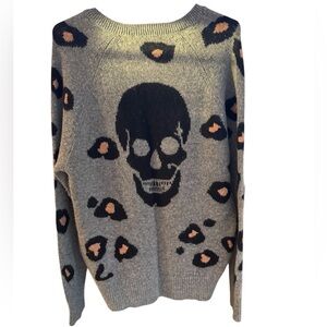 Skull Cashmere Gray and Black Leopard V-Neck Sweater